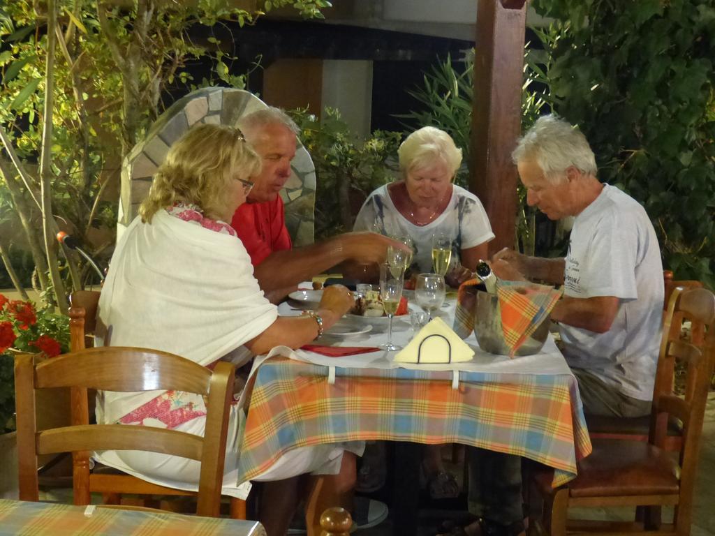 Badis Haus Apartmán Toroni